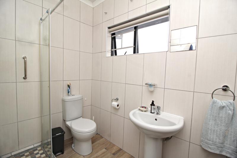 5 Bedroom Property for Sale in Fraaiuitsig Western Cape